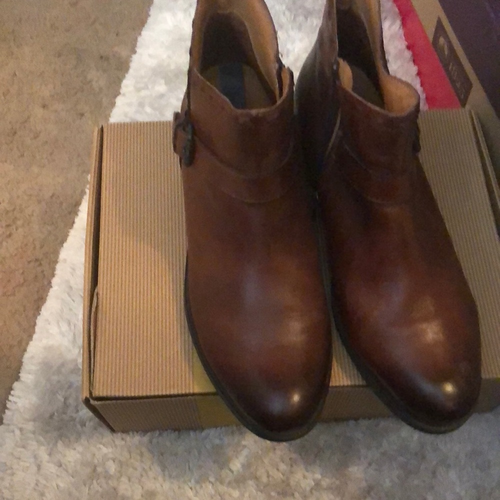 Bussola Ankle Boots with shoe covers protectors.